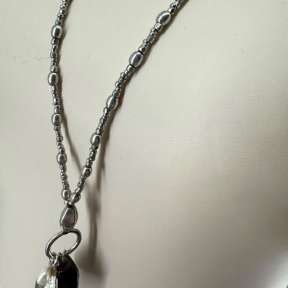 J. Jill Charm Necklace Beaded Silver Tone Chain Hammered Metal Stone Faux Pearl - Picture 4 of 7